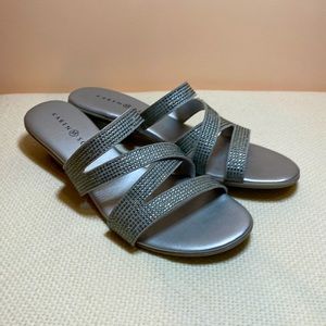 Karen Scott gray sandal